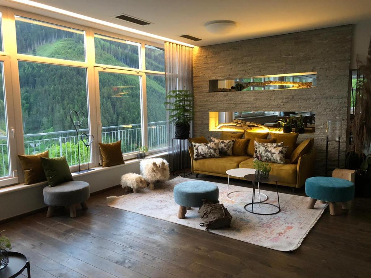 Der Sonnberg Alpinlodges - Apartments Mit Seeblick, Privater Sauna Und Self Check-In زيل أم سي المظهر الخارجي الصورة