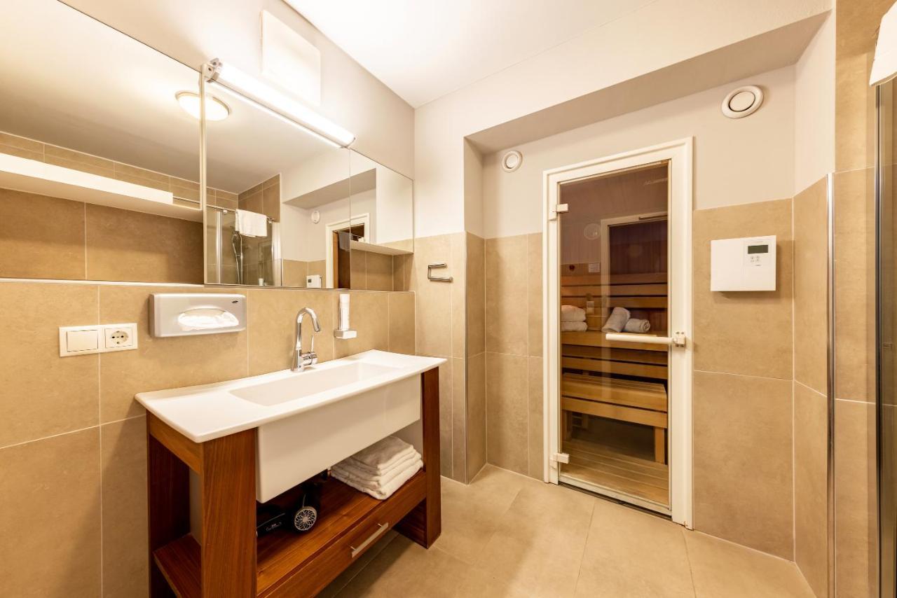 Der Sonnberg Alpinlodges - Apartments Mit Seeblick, Privater Sauna Und Self Check-In زيل أم سي المظهر الخارجي الصورة