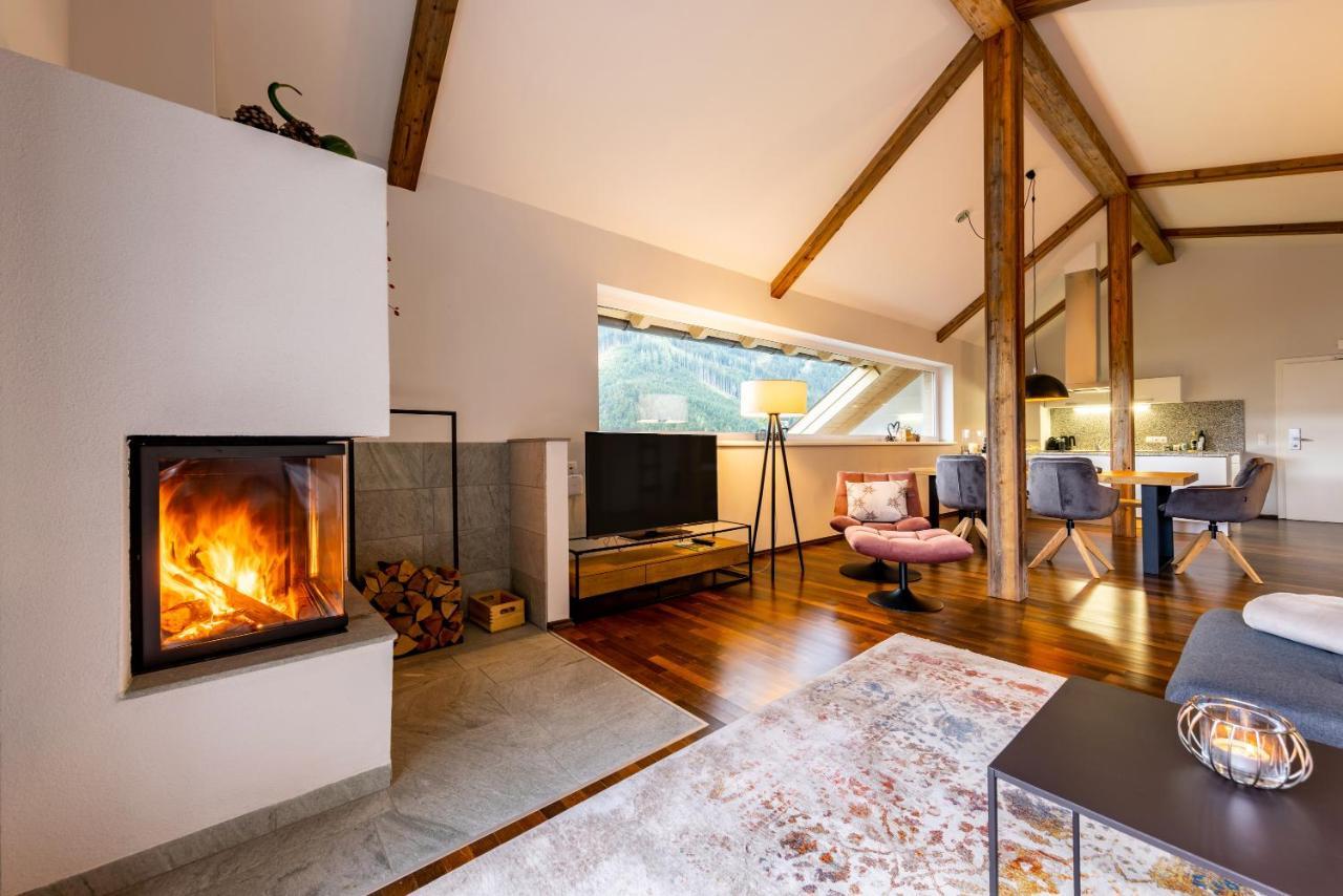Der Sonnberg Alpinlodges - Apartments Mit Seeblick, Privater Sauna Und Self Check-In زيل أم سي المظهر الخارجي الصورة